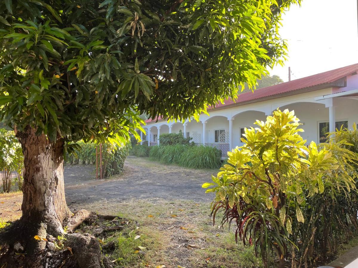 Hotel La Grillade Moroni Exterior photo